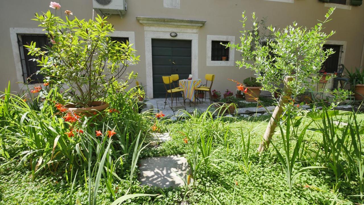 Bed & Breakfast Austria 1843 *
